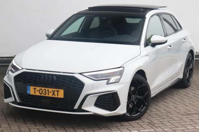 Audi A3 (2023) thumbnail 11