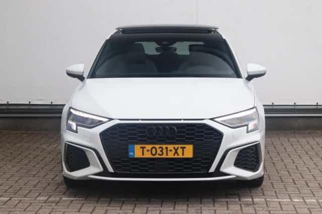 Audi A3 (2023) thumbnail 3