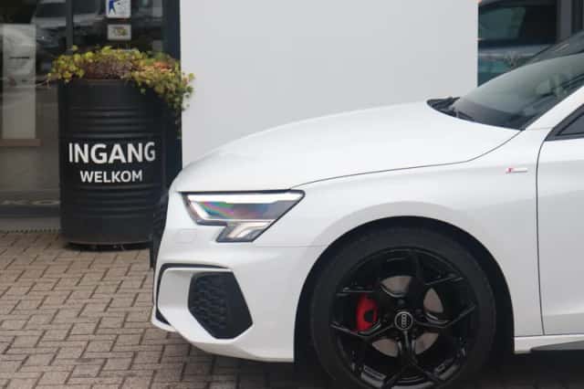 Audi A3 (2023) thumbnail 22