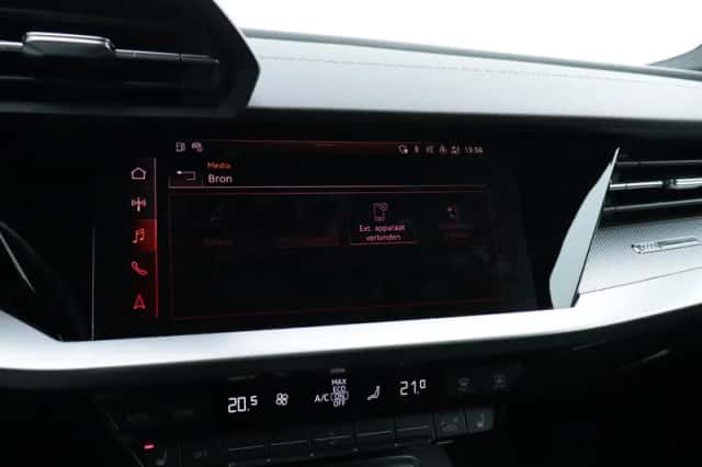 Audi A3 (2023) thumbnail 24