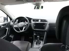 Volkswagen Tiguan (2021) thumbnail 16