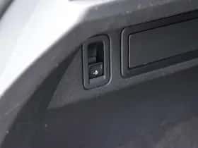 Volkswagen Tiguan (2021) thumbnail 8