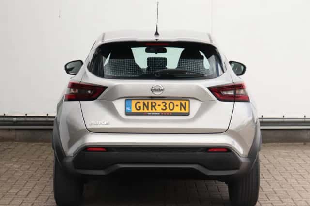 Nissan Juke (2022) thumbnail 5