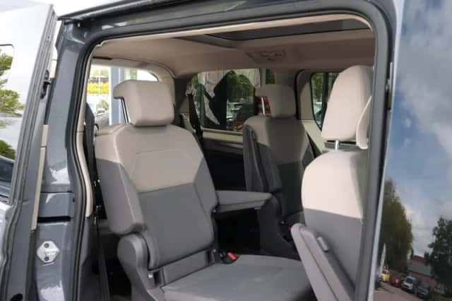 Volkswagen Multivan (2023) thumbnail 11