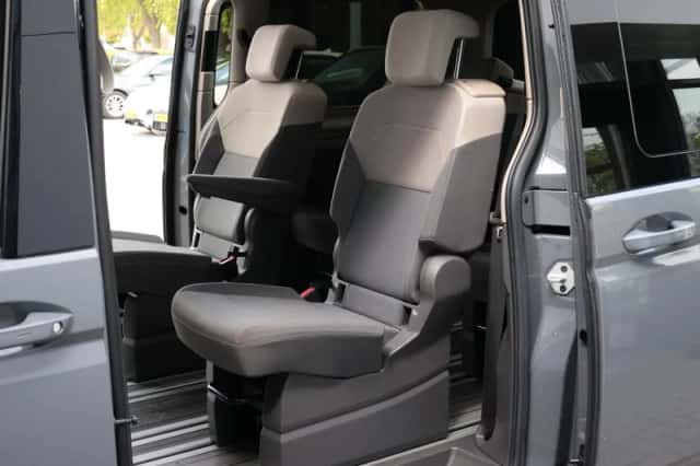 Volkswagen Multivan (2023) thumbnail 15