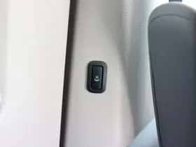 Volkswagen Multivan (2023) thumbnail 16
