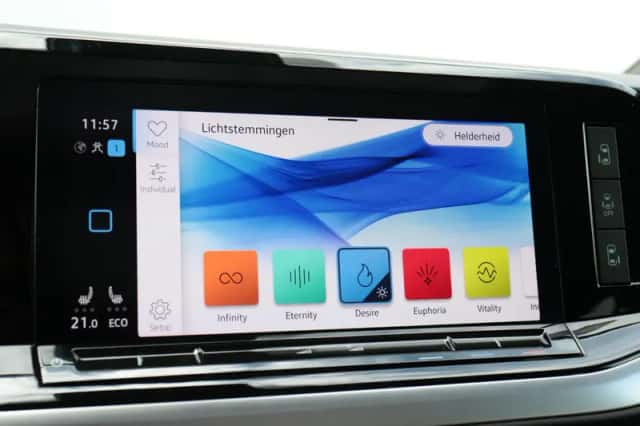Volkswagen Multivan (2023) thumbnail 26