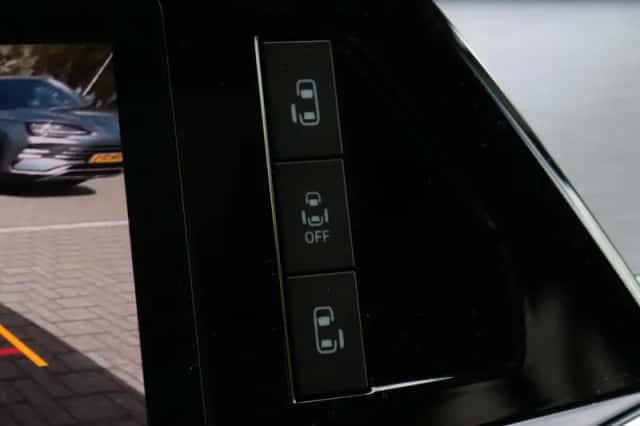 Volkswagen Multivan (2023) thumbnail 28