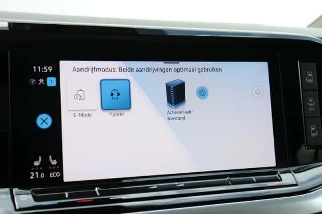 Volkswagen Multivan (2023) thumbnail 31