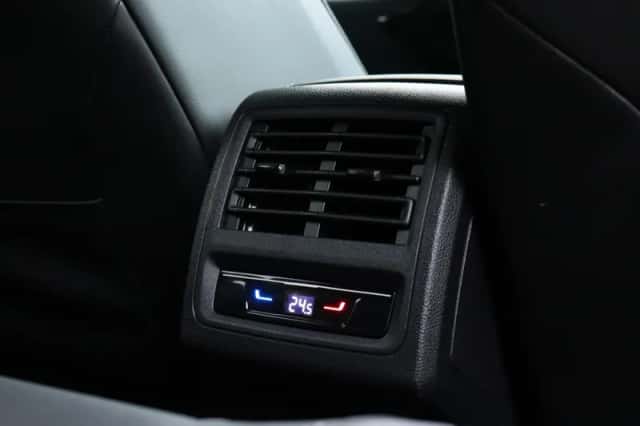 Volkswagen Golf (2024) thumbnail 15