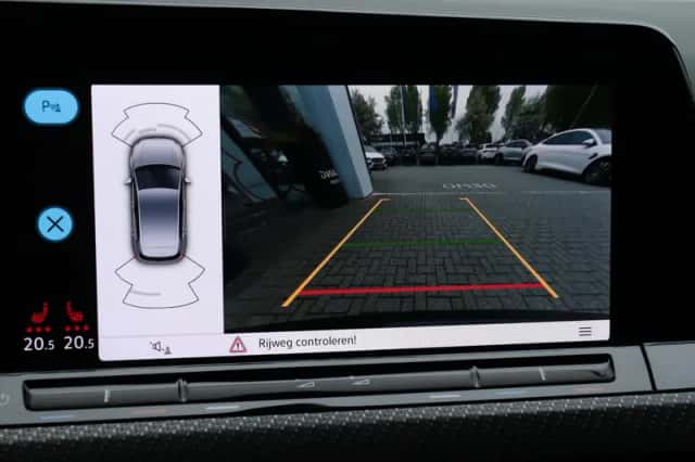 Volkswagen Golf (2024) thumbnail 17