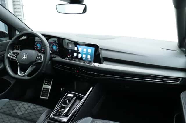 Volkswagen Golf (2024) thumbnail 19