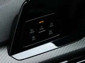 Volkswagen Golf (2024) thumbnail 23