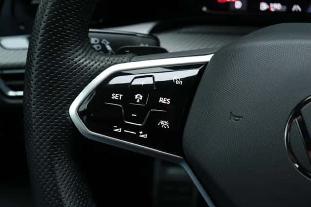 Volkswagen Golf (2024) thumbnail 25
