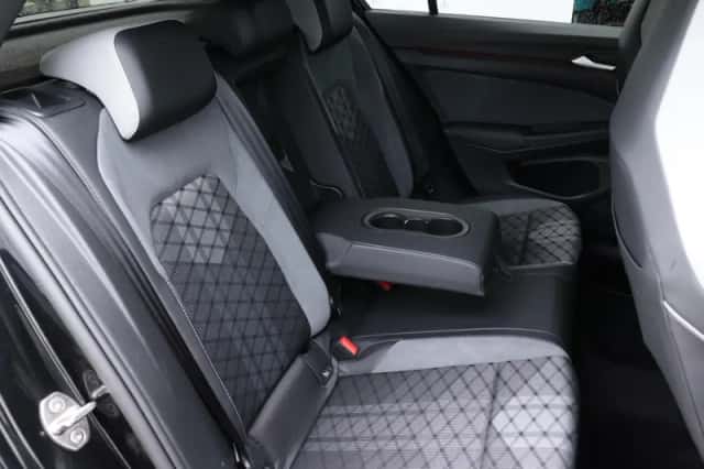 Volkswagen Golf (2024) thumbnail 9