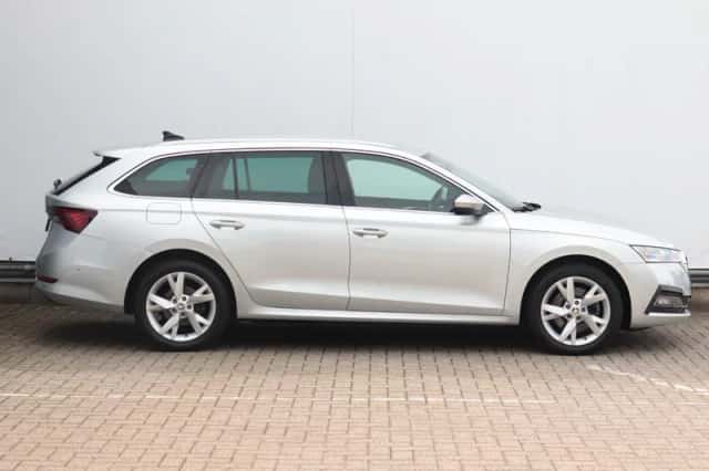 Škoda Octavia (2022) thumbnail 2