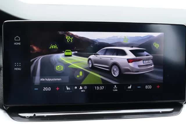 Škoda Octavia (2022) thumbnail 30