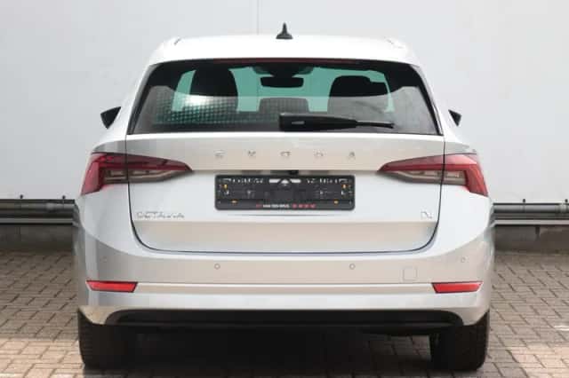 Škoda Octavia (2022) thumbnail 5