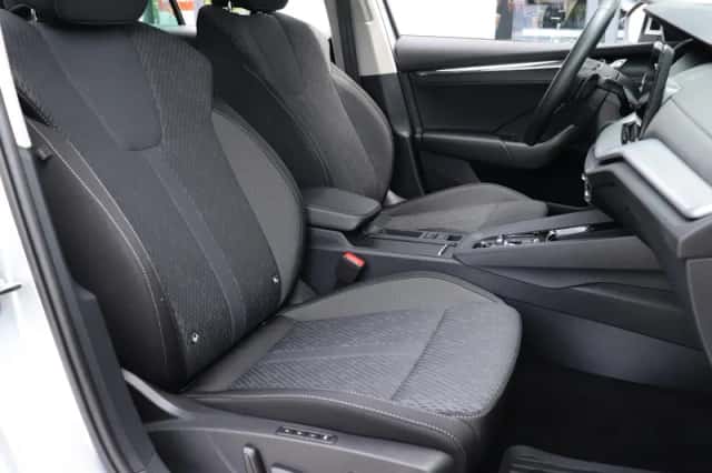 Škoda Octavia (2022) thumbnail 8