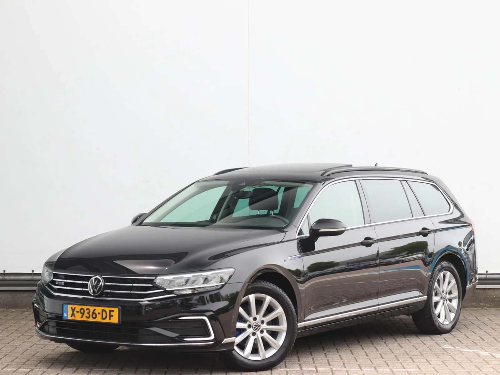 Volkswagen Passat (2021) — foto 1