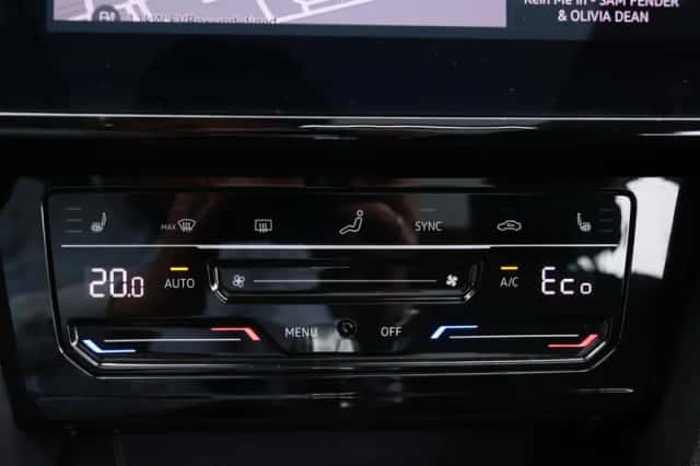 Volkswagen Passat (2021) thumbnail 23