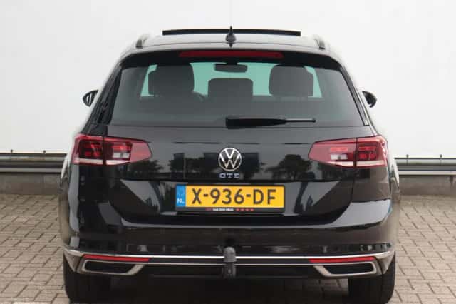 Volkswagen Passat (2021) thumbnail 5