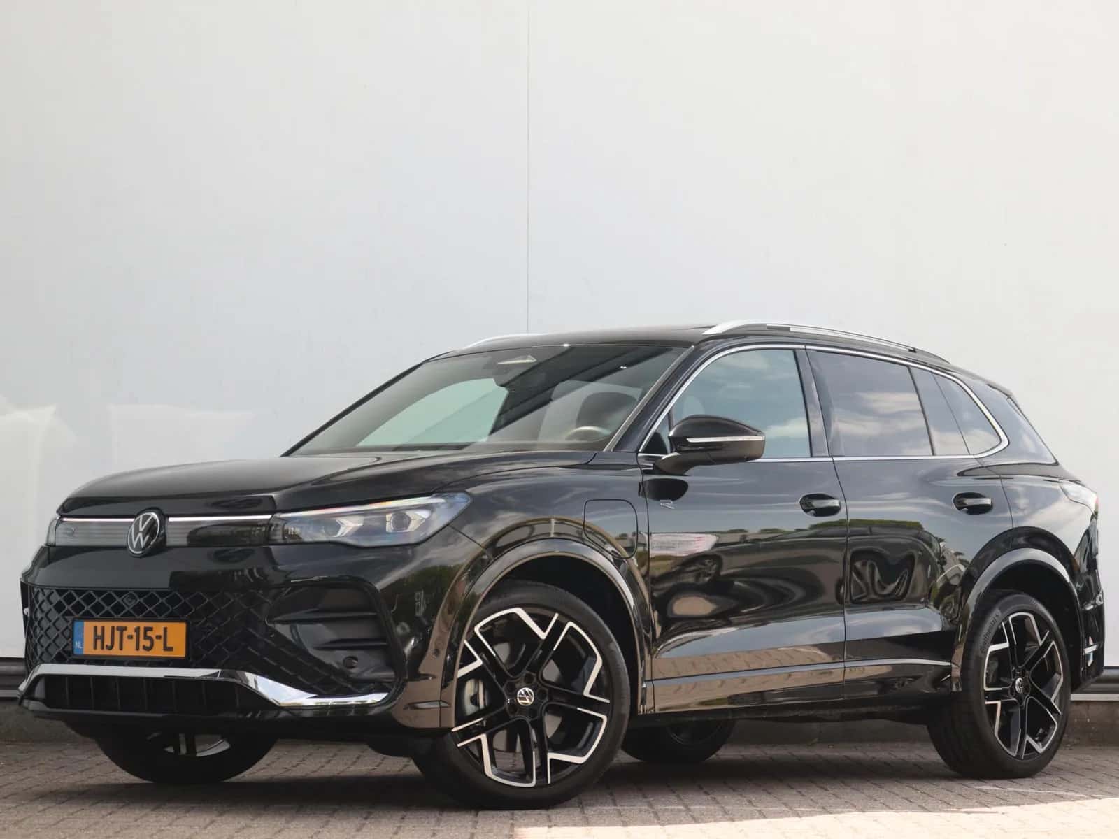 Volkswagen Tiguan (2025) — foto 1