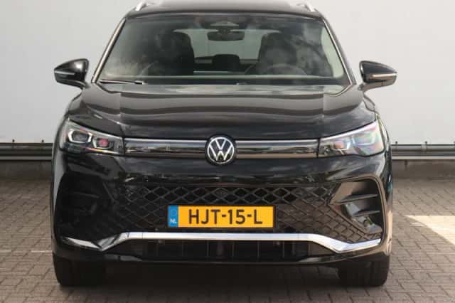 Volkswagen Tiguan (2025) thumbnail 2