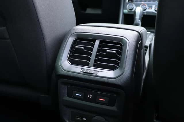 Volkswagen Tiguan (2019) thumbnail 16