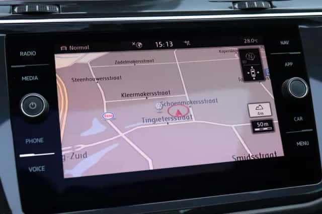 Volkswagen Tiguan (2019) thumbnail 17