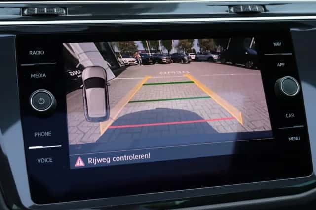 Volkswagen Tiguan (2019) thumbnail 18