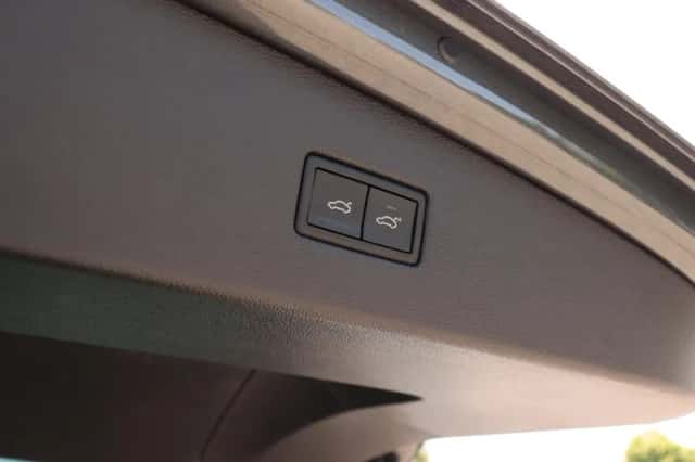 Volkswagen Tiguan (2019) thumbnail 20