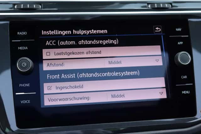 Volkswagen Tiguan (2019) thumbnail 36