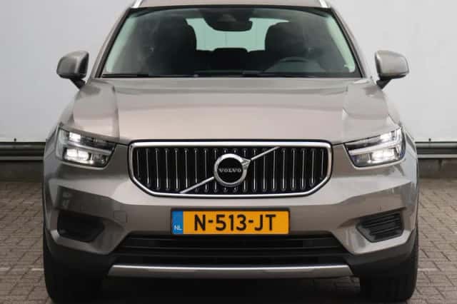 Volvo XC40 (2021) thumbnail 2