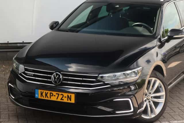Volkswagen Passat (2021) thumbnail 6