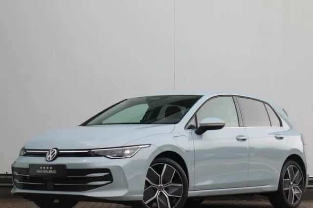 Volkswagen Golf (2025) thumbnail 1