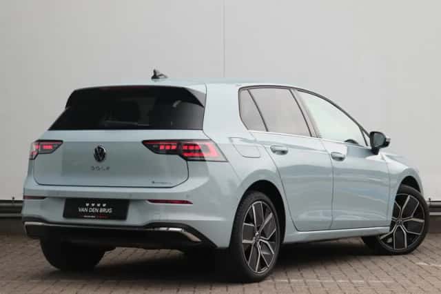 Volkswagen Golf (2025) thumbnail 5