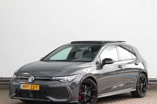 Volkswagen Golf (2024) thumbnail 1