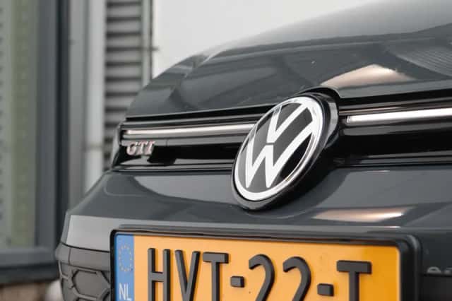 Volkswagen Golf (2024) thumbnail 6