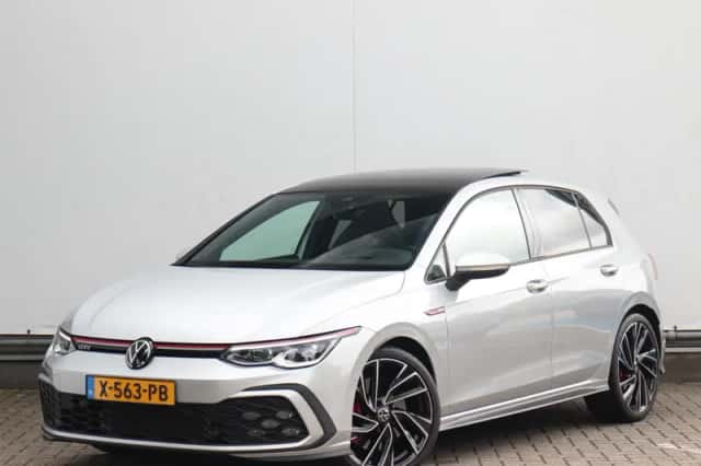 Volkswagen Golf (2024) thumbnail 1