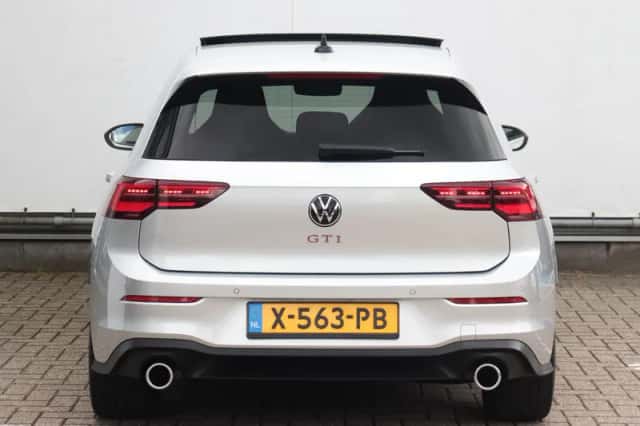 Volkswagen Golf (2024) thumbnail 5