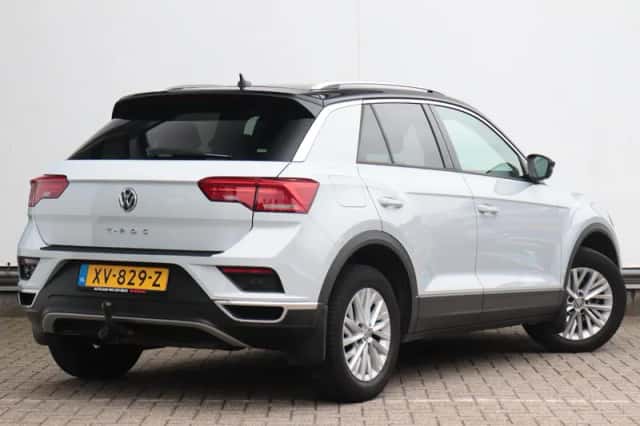 Volkswagen T-Roc (2019) thumbnail 4