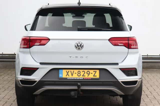 Volkswagen T-Roc (2019) thumbnail 5