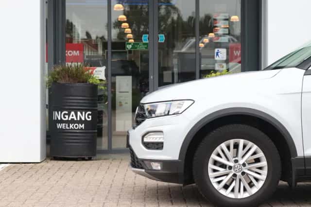 Volkswagen T-Roc (2019) thumbnail 6