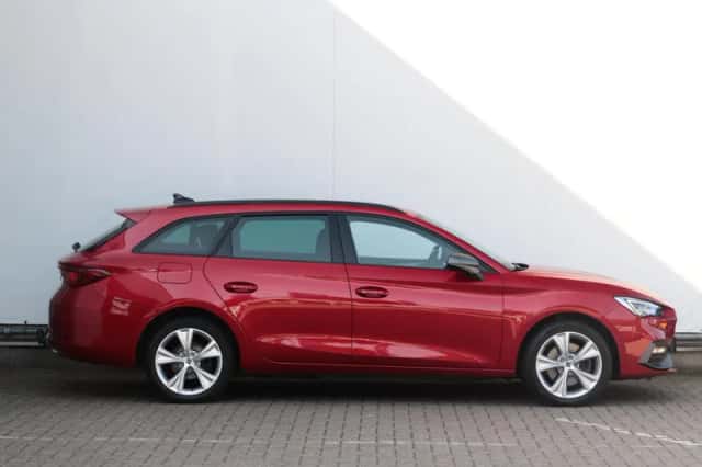 SEAT Leon (2022) thumbnail 2