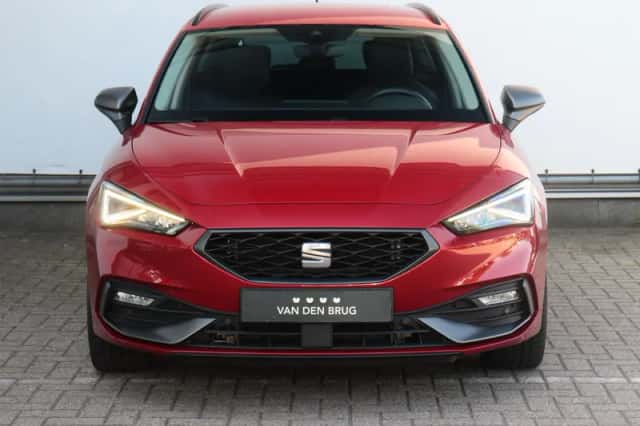 SEAT Leon (2022) thumbnail 3