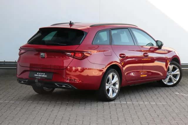 SEAT Leon (2022) thumbnail 4