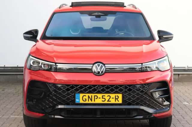Volkswagen Tiguan (2024) thumbnail 3