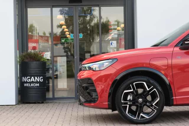Volkswagen Tiguan (2024) thumbnail 6
