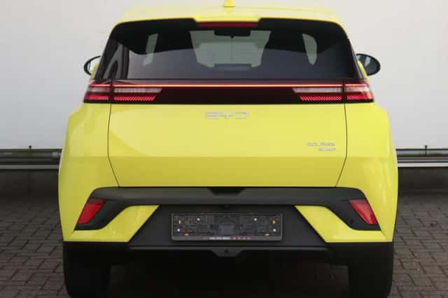 BYD Dolphin (2026) thumbnail 3
